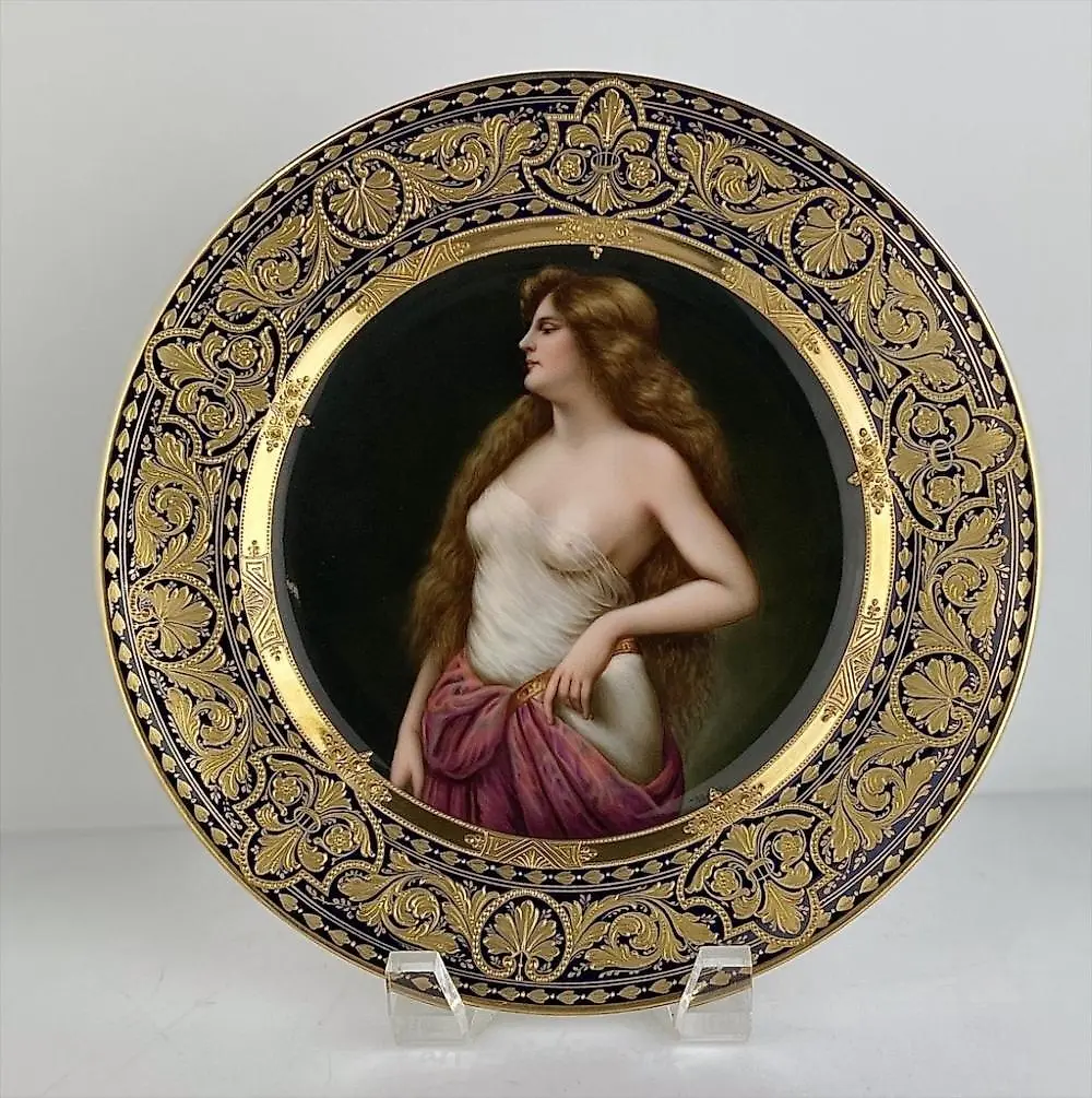 Фарфоровая тарелка "Royal Vienna" около 1900 года