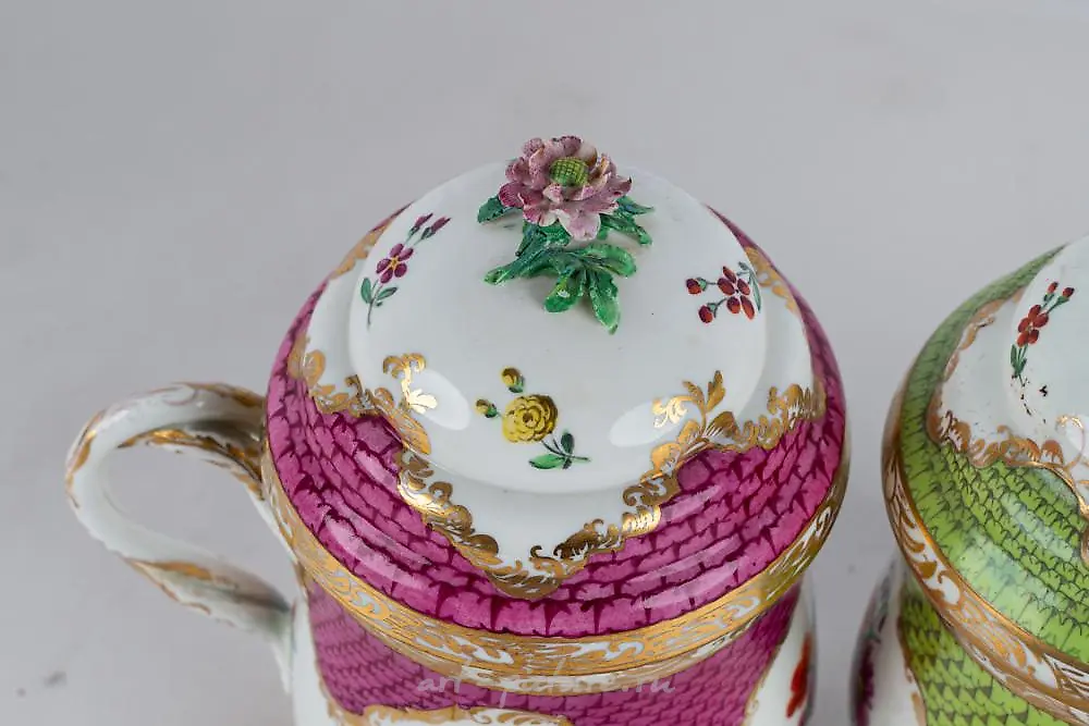 PAIR OF VIENNA PORCELAIN COVERED URNS — photo 13