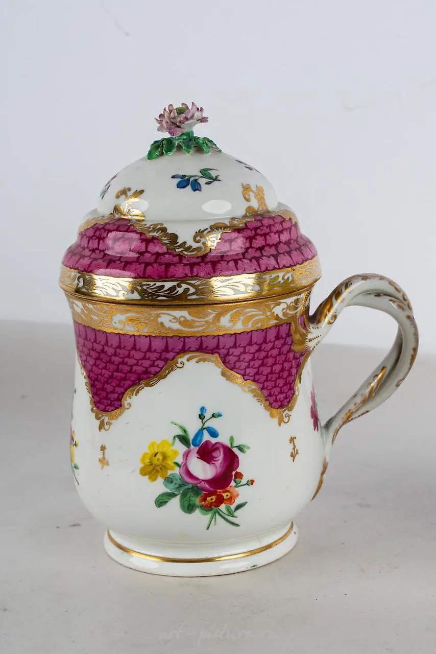 PAIR OF VIENNA PORCELAIN COVERED URNS — photo 20