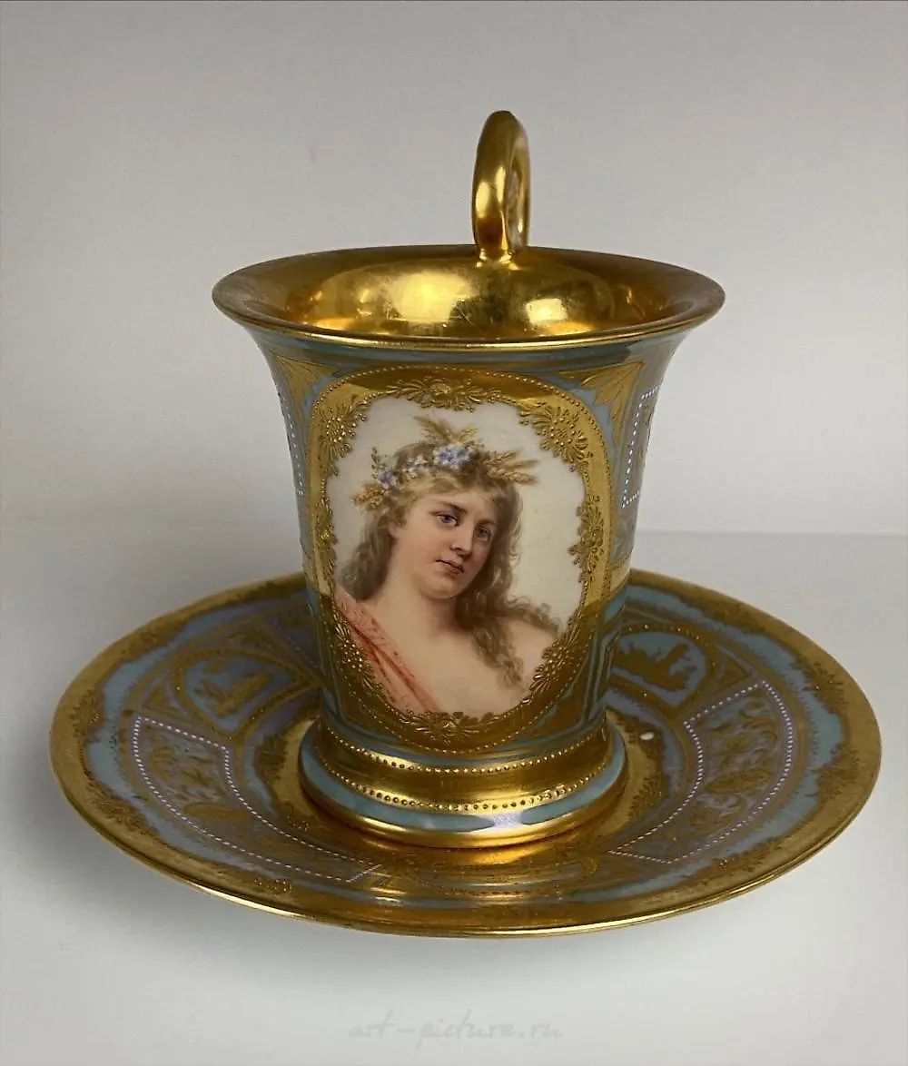 Фарфоровая чашка и блюдце от Royal Vienna, около 1900 года