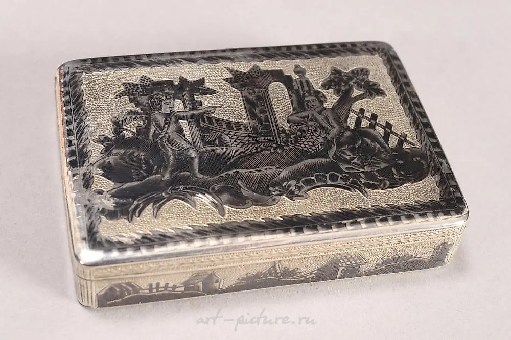 Шкатулка с маркировкой "Москва, 1808 год"