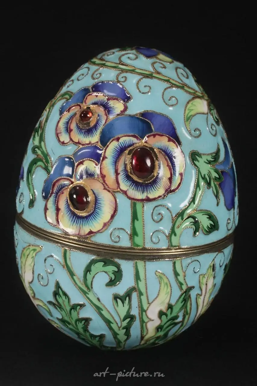Русское эмалевое и позолоченное серебряное яйцо, 1908-1928 гг. — фото 3