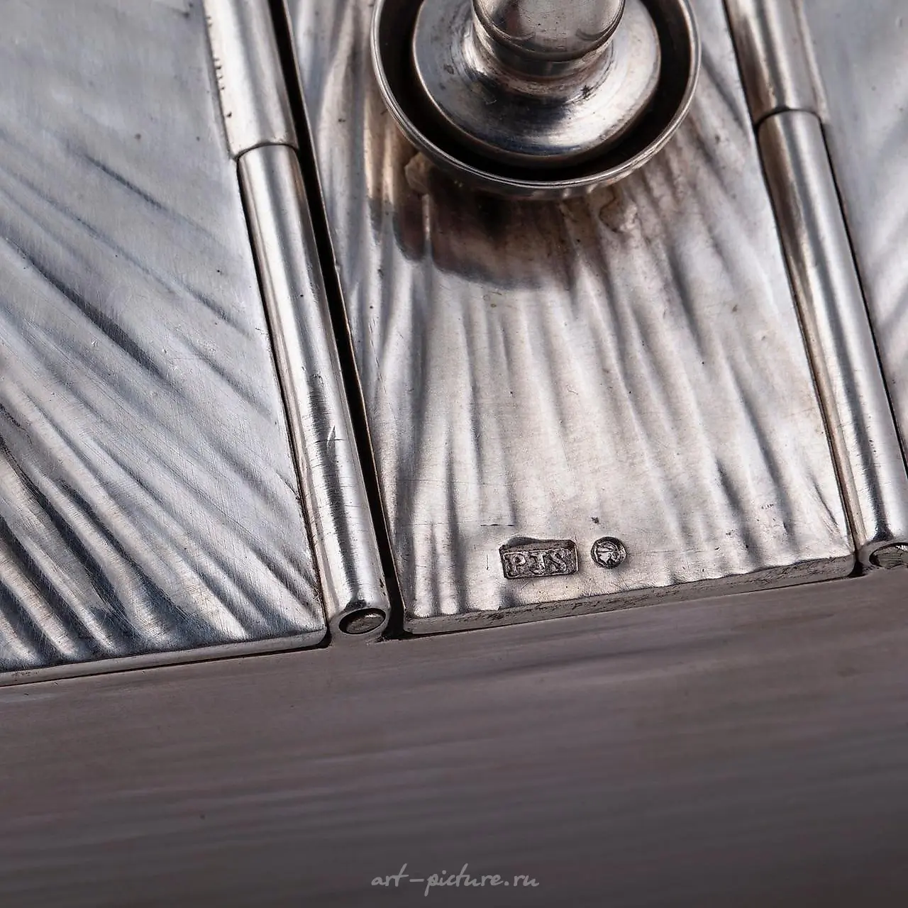 A Russian silver double-opened humidor with a cigar lighter inside... — photo 6