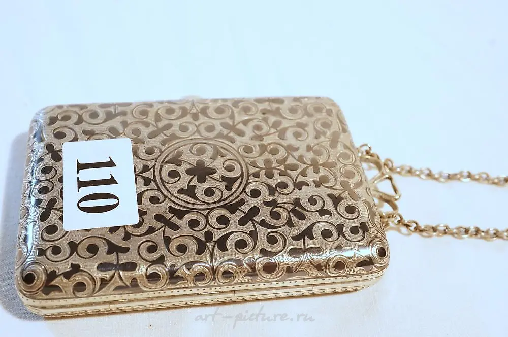 An antique Russian silver & Niello ladies purse on chain having... — photo 2