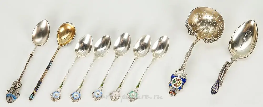 三十个银制和珐琅制品组成的群体 — 照片 2