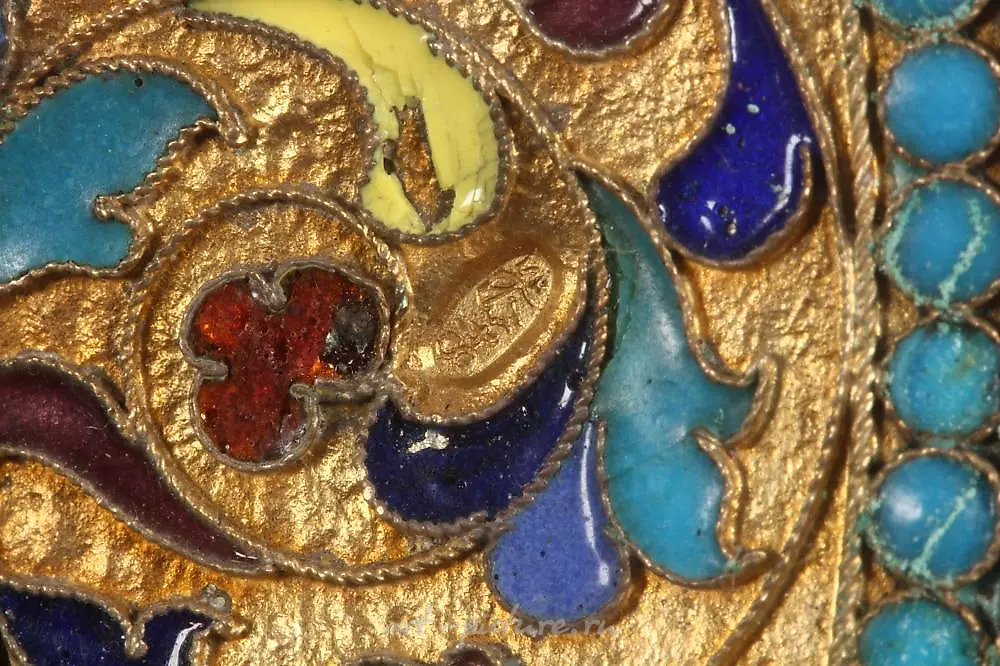 Exceptional Russian Gilt Silver and Enamel Icon, — photo 14