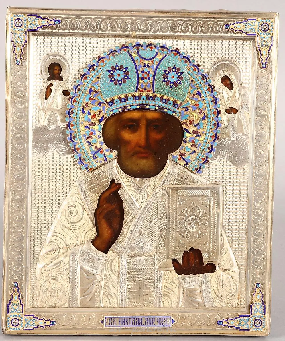 Exceptional Russian Gilt Silver and Enamel Icon, — photo 2