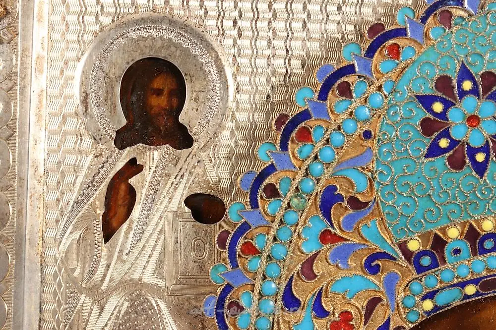 Exceptional Russian Gilt Silver and Enamel Icon, — photo 8