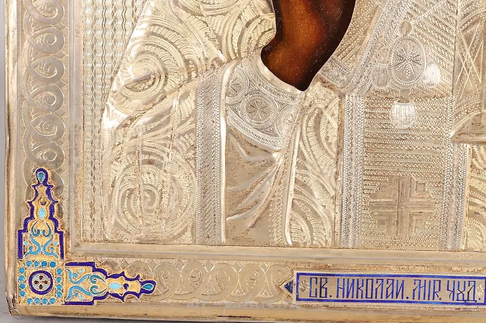 Exceptional Russian Gilt Silver and Enamel Icon, — photo 6