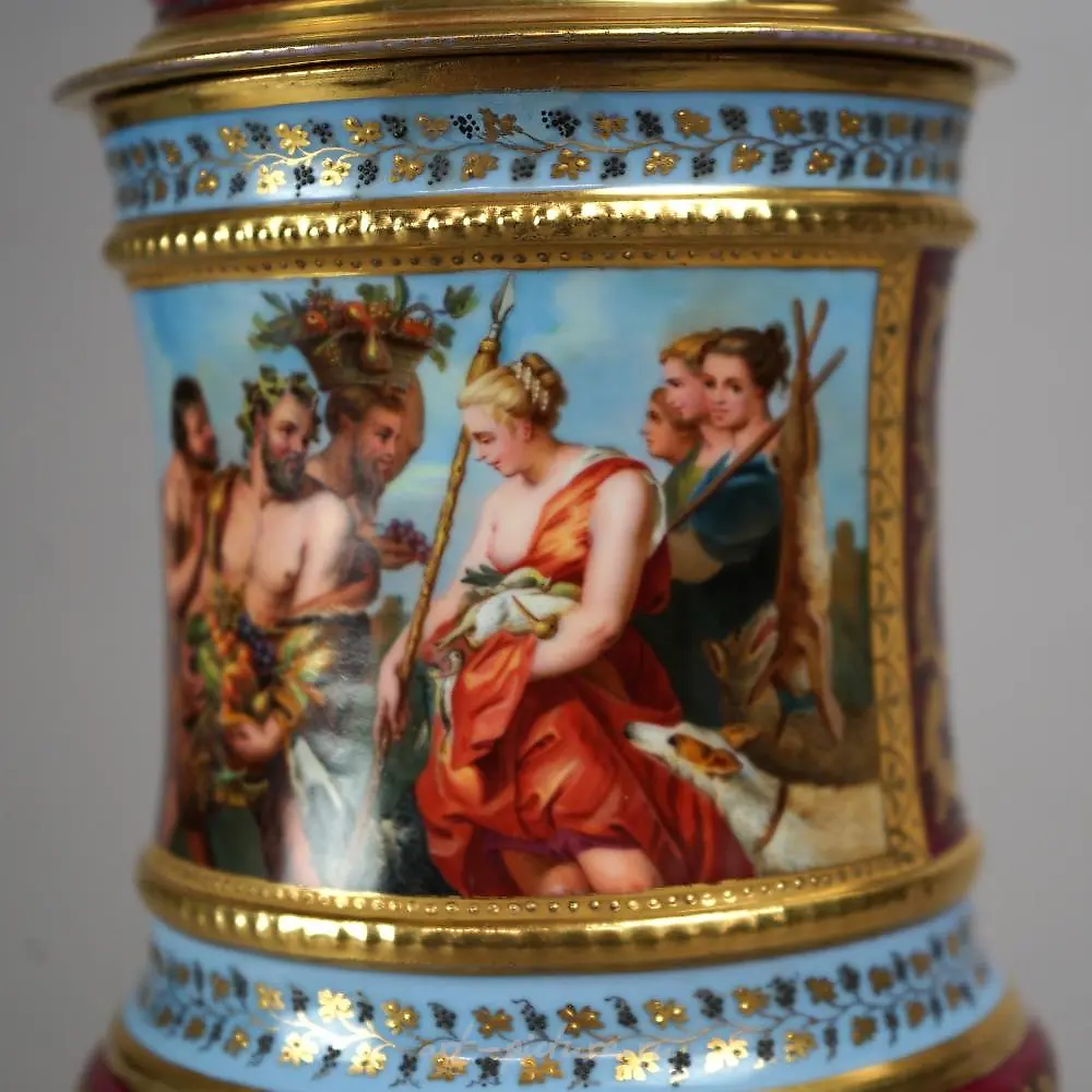 Антикварная урна Royal Vienna с ручной росписью и золотым покрытием, около 1890 года — фото 3