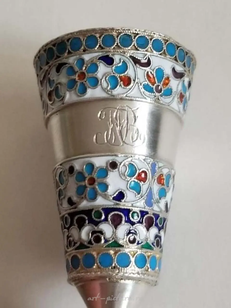 PAIR OF 19TH C. RUSSIAN 84 SILVER & ENAMEL CUPS — photo 3