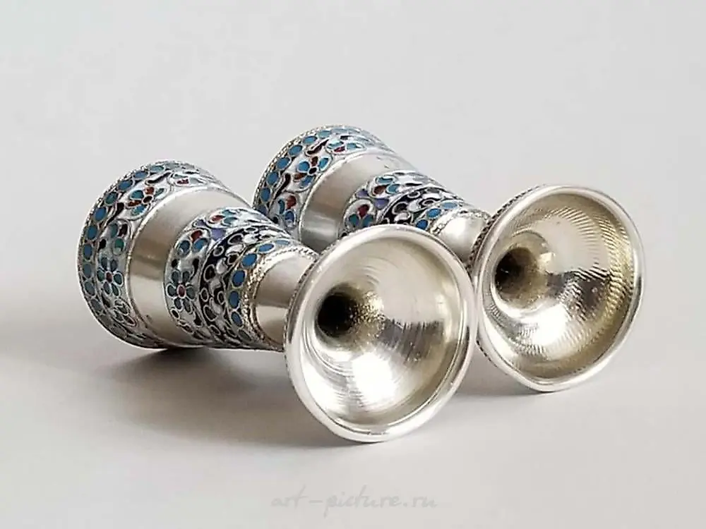 PAIR OF 19TH C. RUSSIAN 84 SILVER & ENAMEL CUPS — photo 2