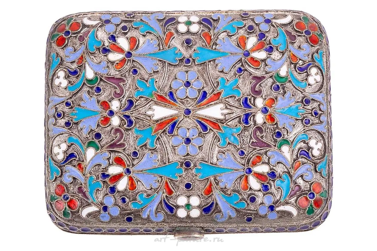 A Russian silver and cloisonné enamel purse, circa 1880, recently acquired from a private collection. — photo 2