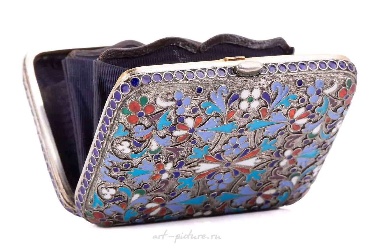 A Russian silver and cloisonné enamel purse, circa 1880, recently acquired from a private collection. — photo 3