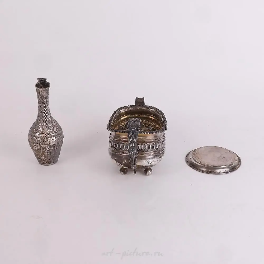 三件银制品