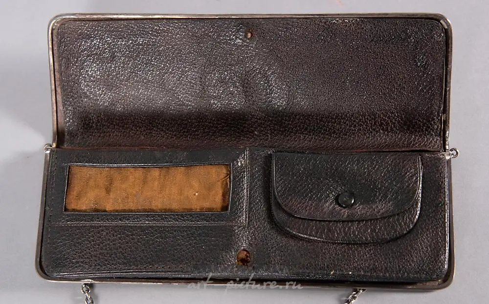 An Antique Russian "84" Silver and Niello Purse — photo 3