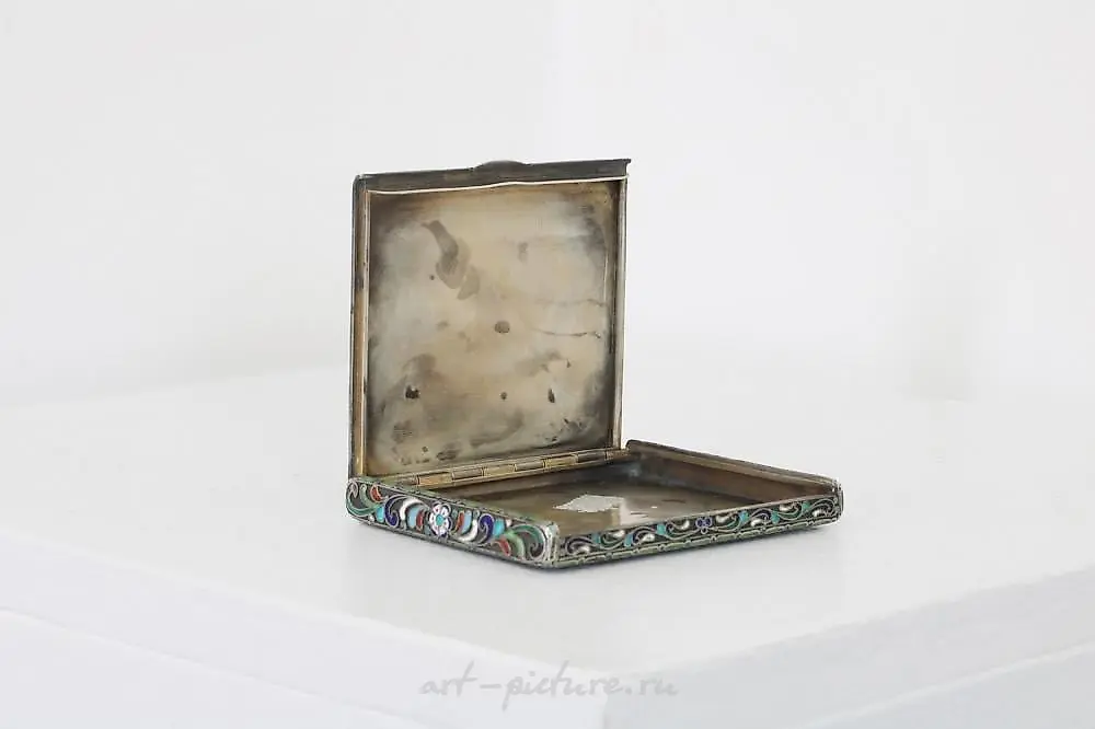 A Russian style silver and cloisonne cigarette case. — photo 2