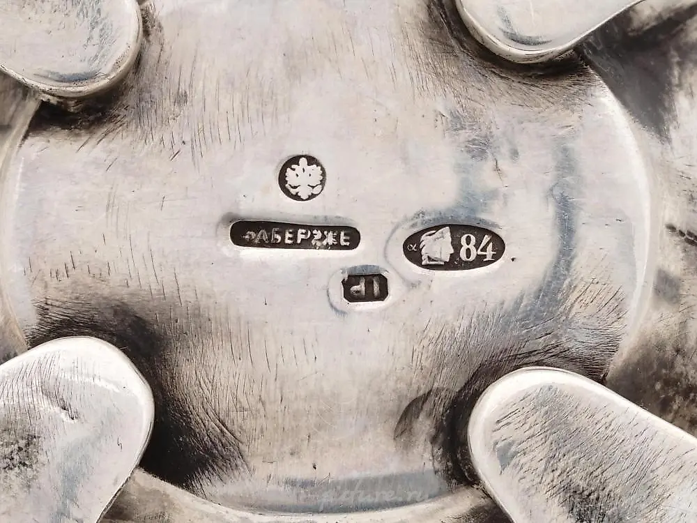 俄罗斯银制带宝石的银盆 — 照片 3