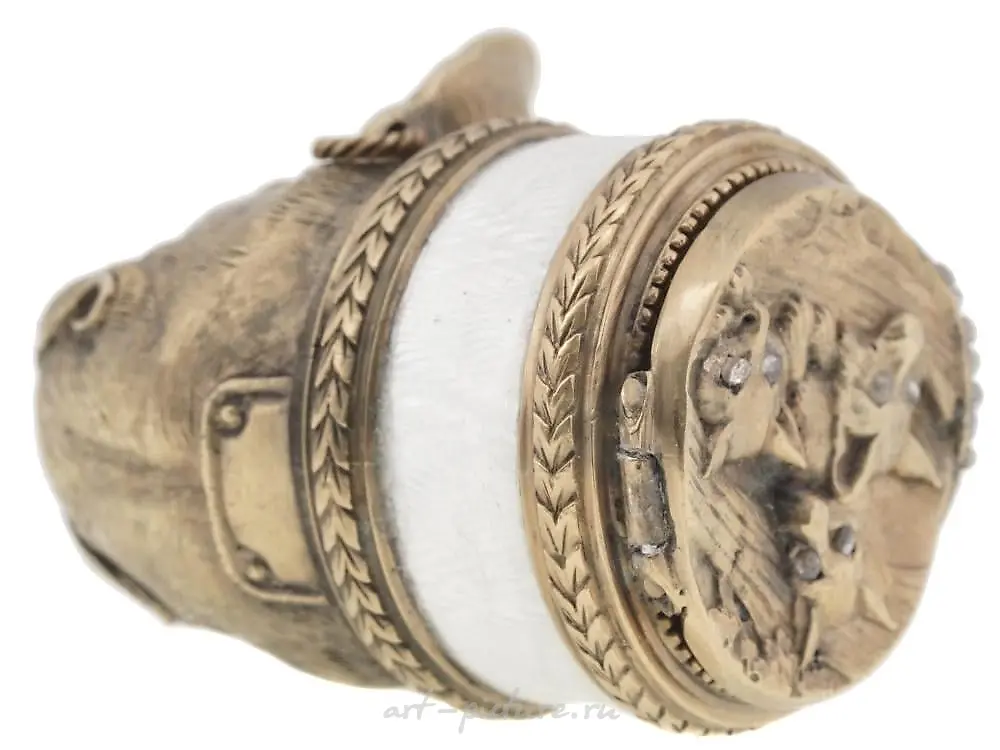 RUSSIAN 84 GILT SILVER ENAMEL BULL DOG SNUFF BOX — photo 2