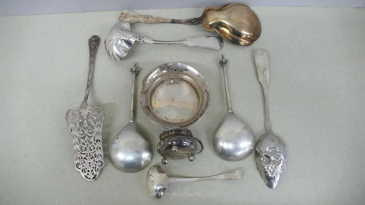 Collection of Georgian and later silver spoons and forks - 5... — photo 2