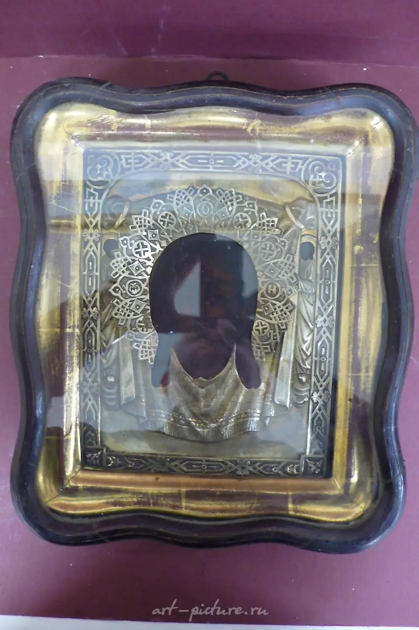 19th century chased cast iron wall cabinet decoration of a woman's silhouette. — photo 6