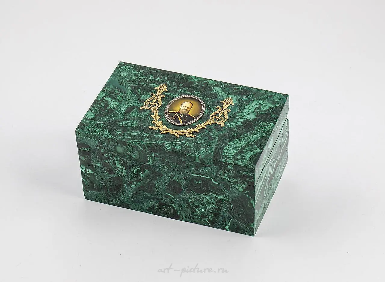 Malachite casket