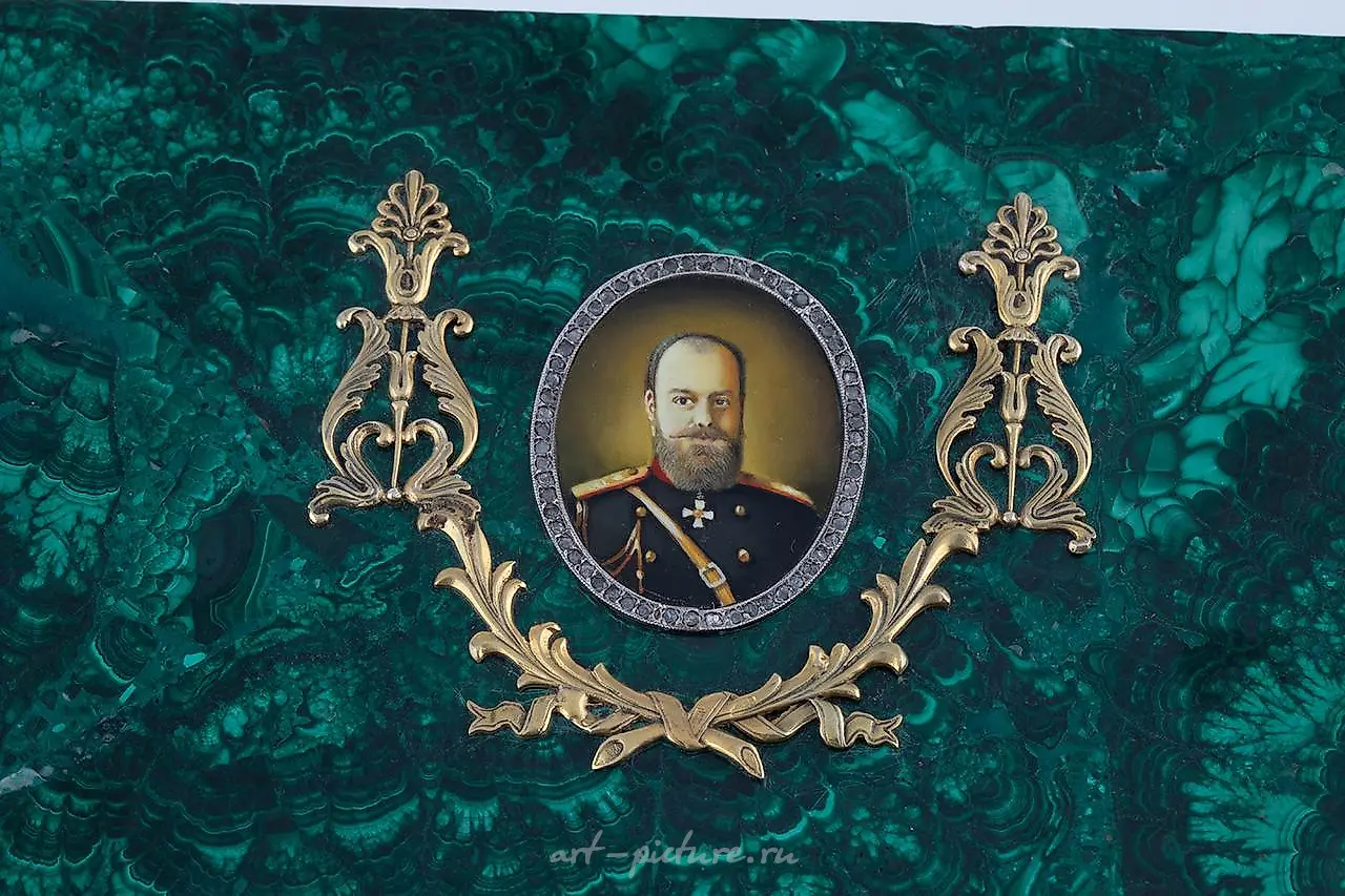 Malachite casket — photo 2