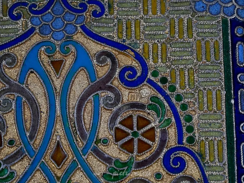 A RUSSIAN SILVER AND CLOISONNE ENAMEL BELT, CIRCA 1900S. — photo 7