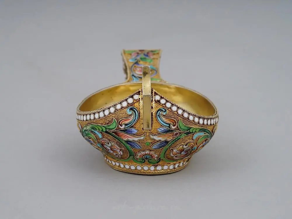 A RUSSIAN SILVER AND CLOISONNE ENAMEL KOVSH BY MARIA SEMENOV... — photo 4