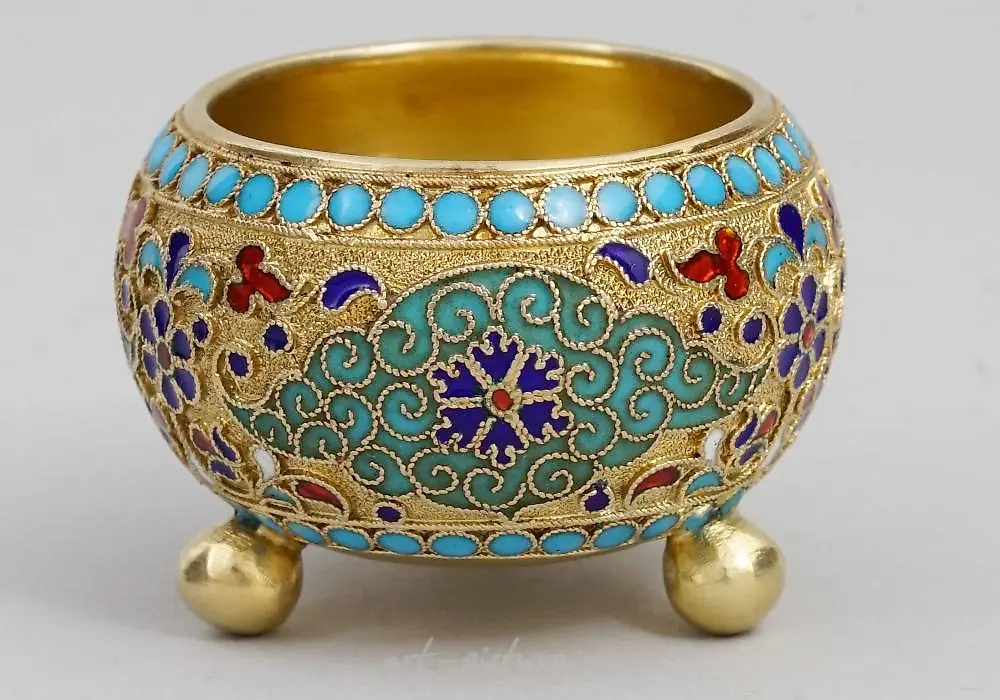 A CASED RUSSIAN SILVER AND CLOISONNE ENAMEL SALT CELLAR SET — photo 5