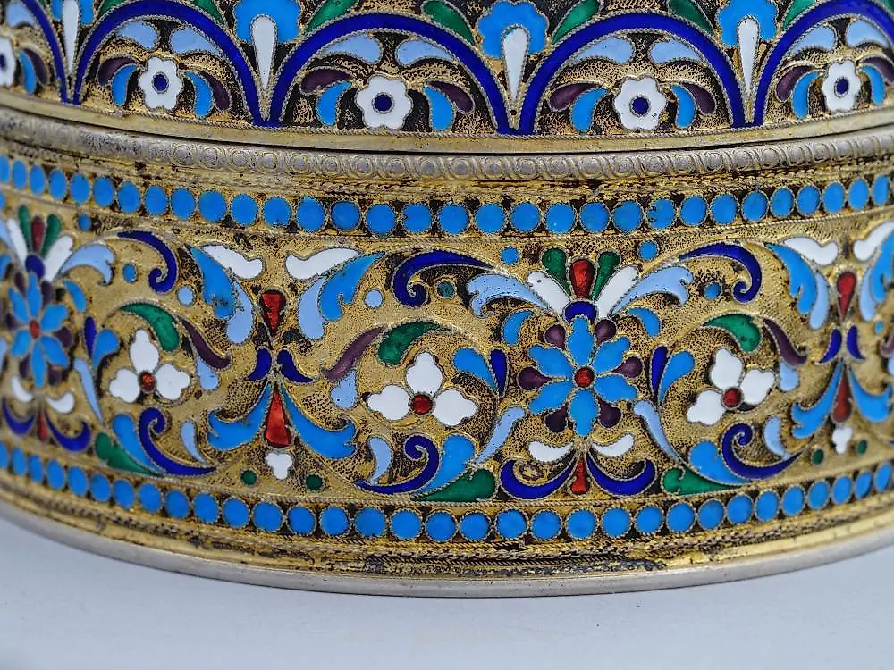 A LARGE RUSSIAN SILVER AND CLOISONNE ENAMEL JEWELRY BOX — photo 4