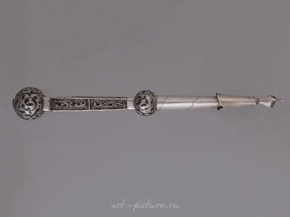 A RUSSIAN SILVER TORAH POINTER YAD, 1912-1913