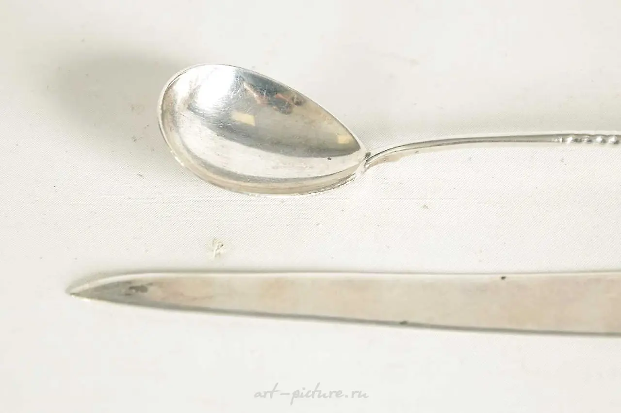 A 19th century Russian silver spoon and hallmarked silver pa... — photo 3