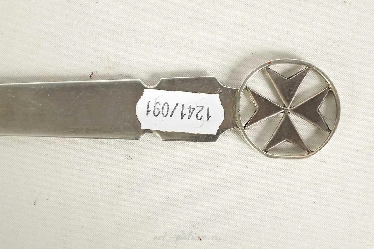A 19th century Russian silver spoon and hallmarked silver pa... — photo 8