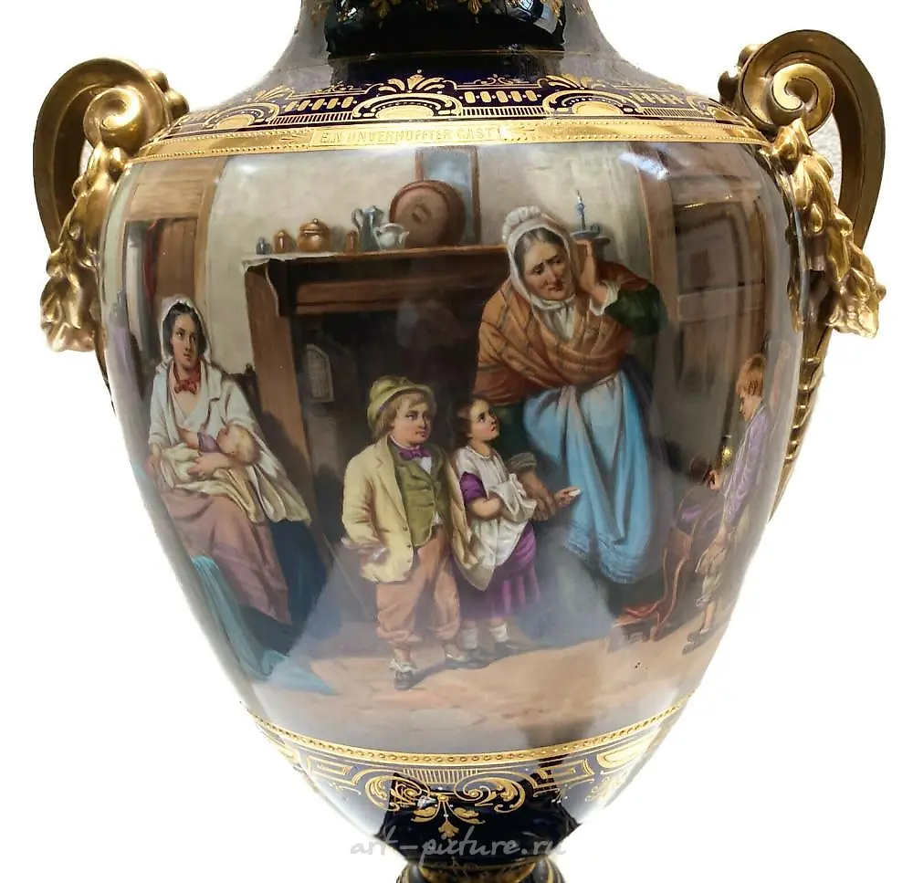 Royal Vienna Austria Hand Painted Porcelain Urn — photo 5