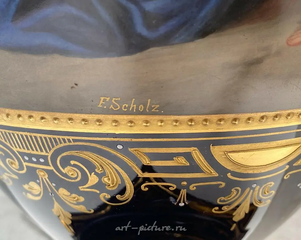Royal Vienna Austria Hand Painted Porcelain Urn — photo 3