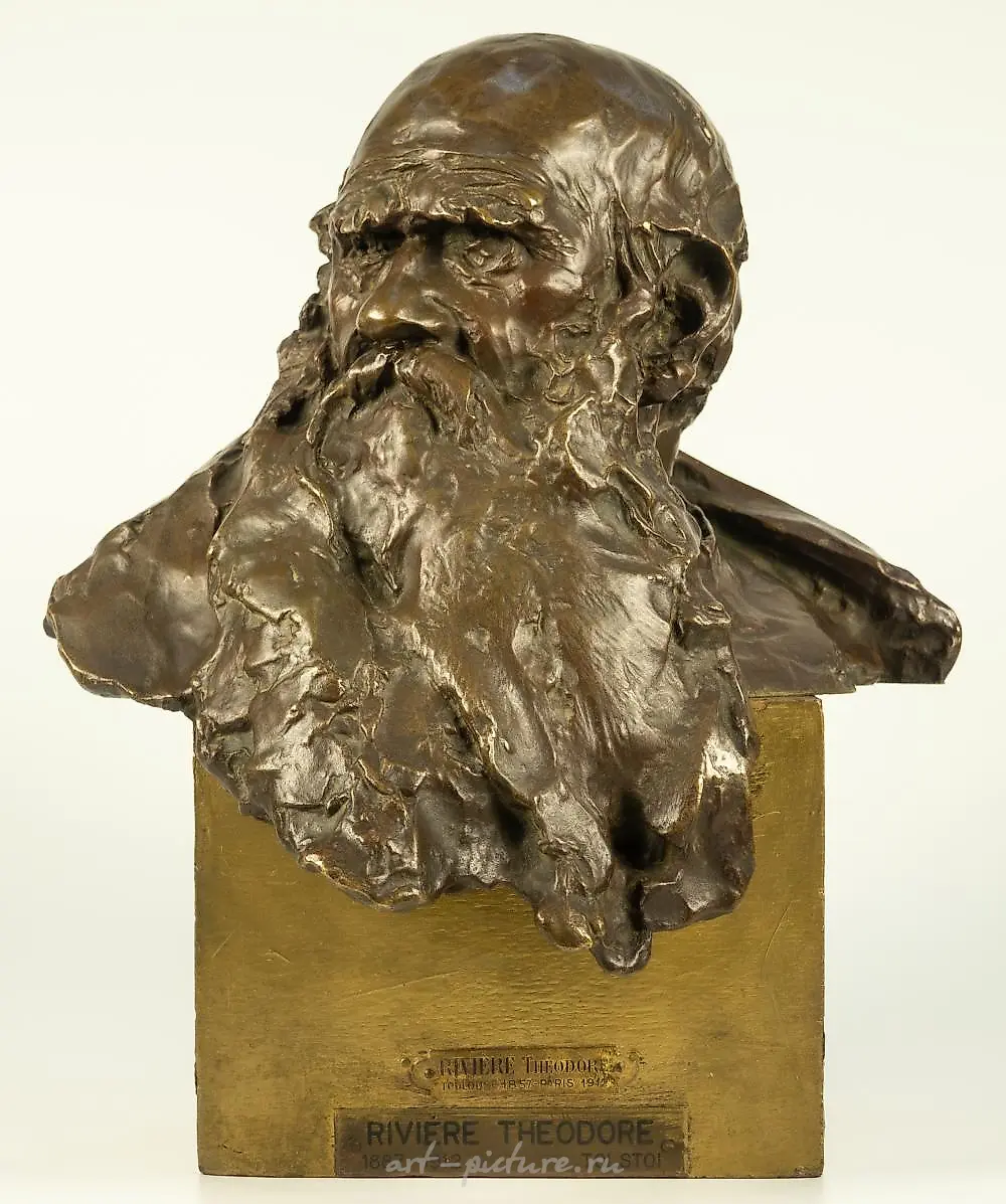 Bust of Lev Tolstoy. — photo 4