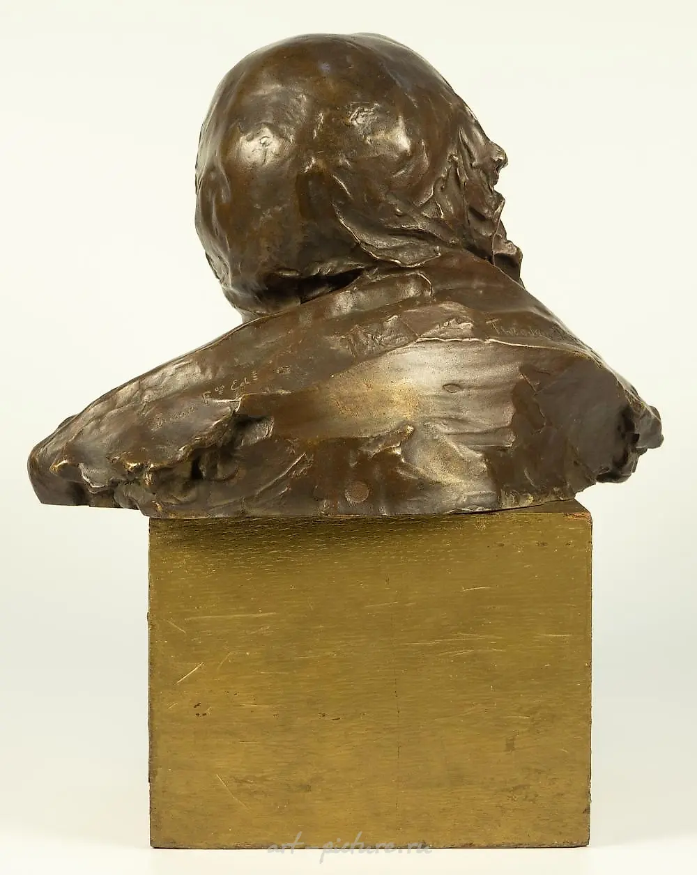 Bust of Lev Tolstoy. — photo 5