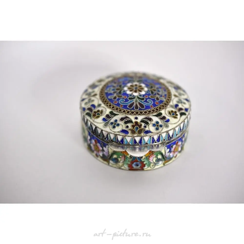 Russian Silver 88. Moscow. Card or cigarette box. Russian Silver 88. Moscow. Card or cigarette box.