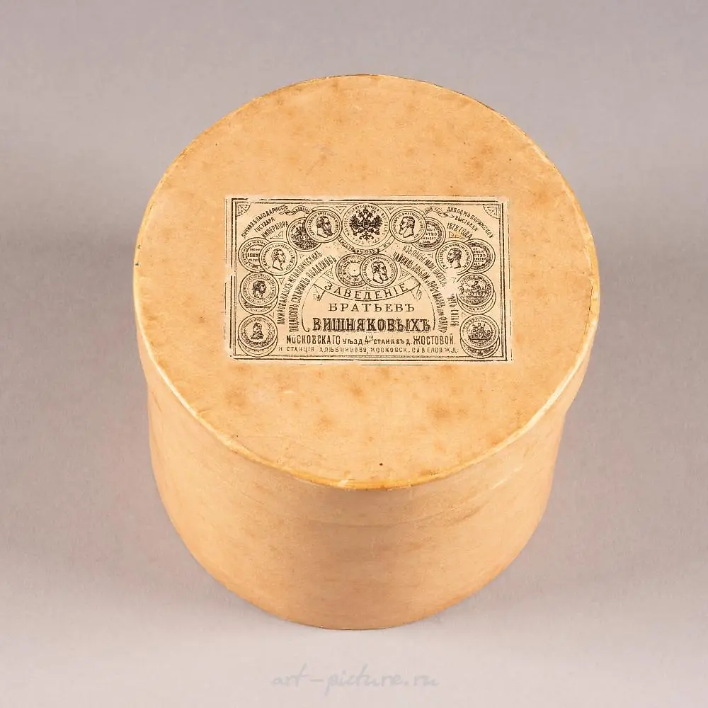 A PAPIER-MACHÉ AND LACQUER BOX WITH A WINTER TROIKA — photo 4