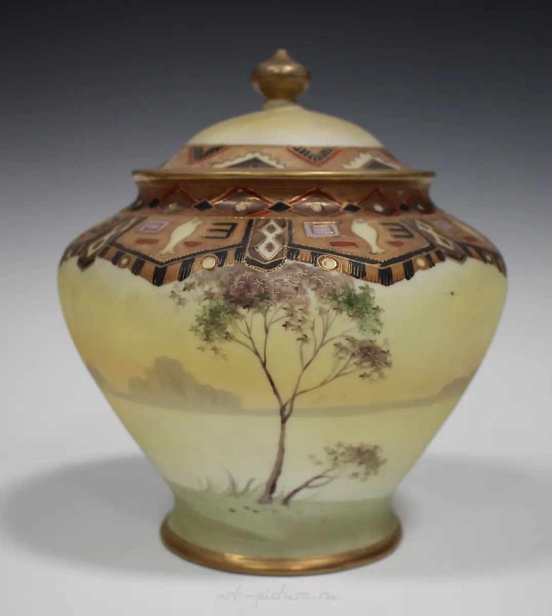 Фарфоровая ваза Royal Worcester с крышкой и линером, середина XX века — фото 4