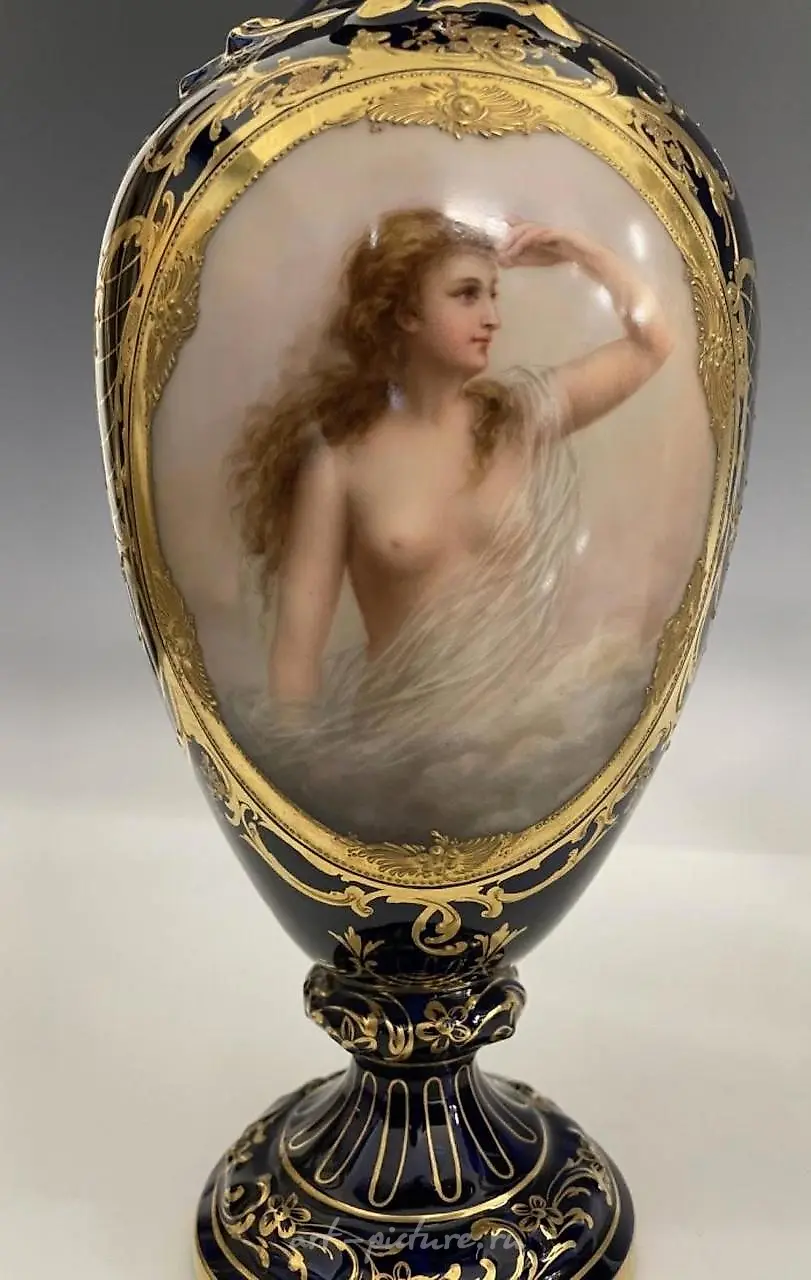 Фарфоровые вазы Royal Vienna от А. Беккера, 1900 год, хорошее состояние. Оценка: 3 000-4 000 долларов. — фото 6