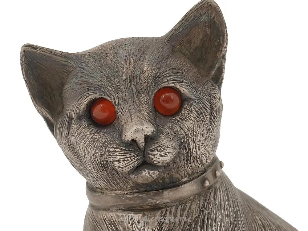 俄罗斯银猫雕塑带有雕刻图案 - 存钱罐 — 照片 6