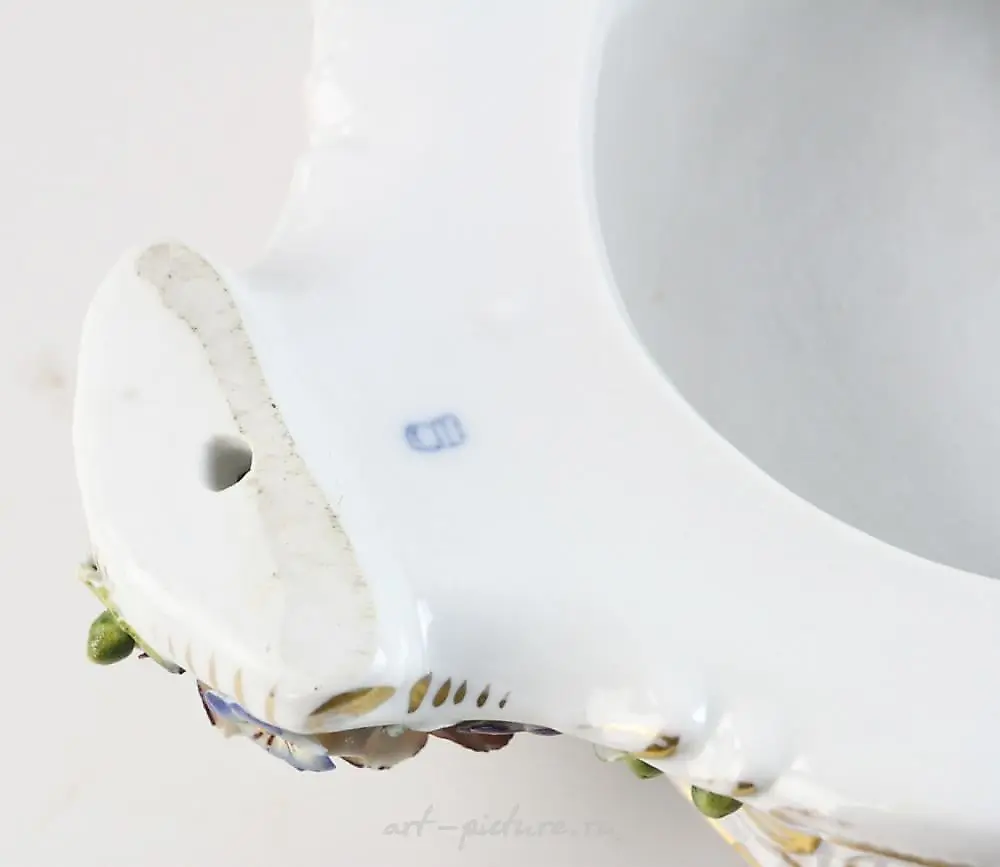 Late 19thC Japanese Imari Urn — photo 2