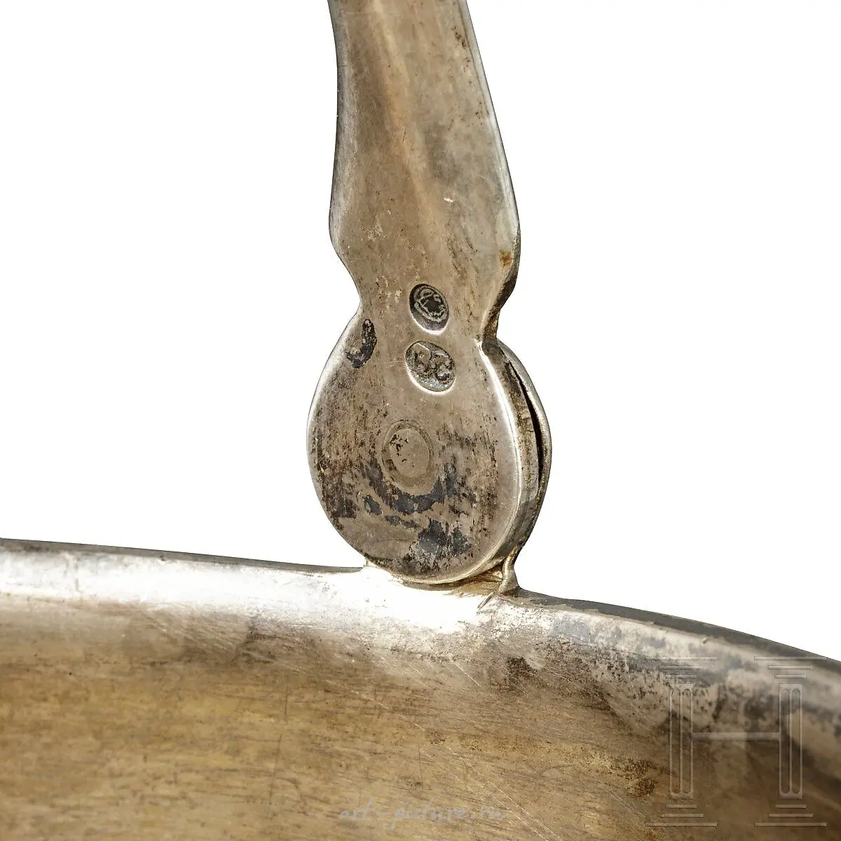 Серебренная корзинка. Корпус и ручка отмечены клеймом с пробой 84-го стандарта. — фото 4
