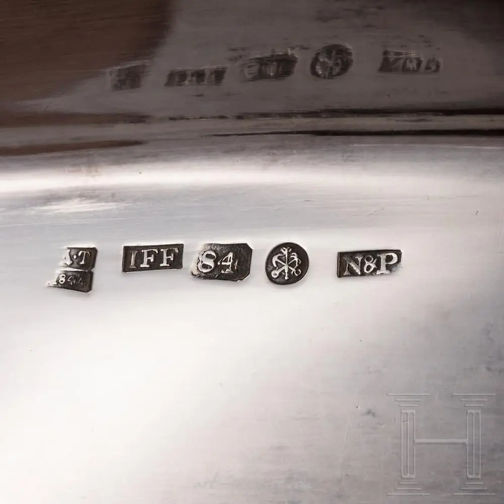Silver, foil-curved oval bowl. Distinctly raised... — photo 3