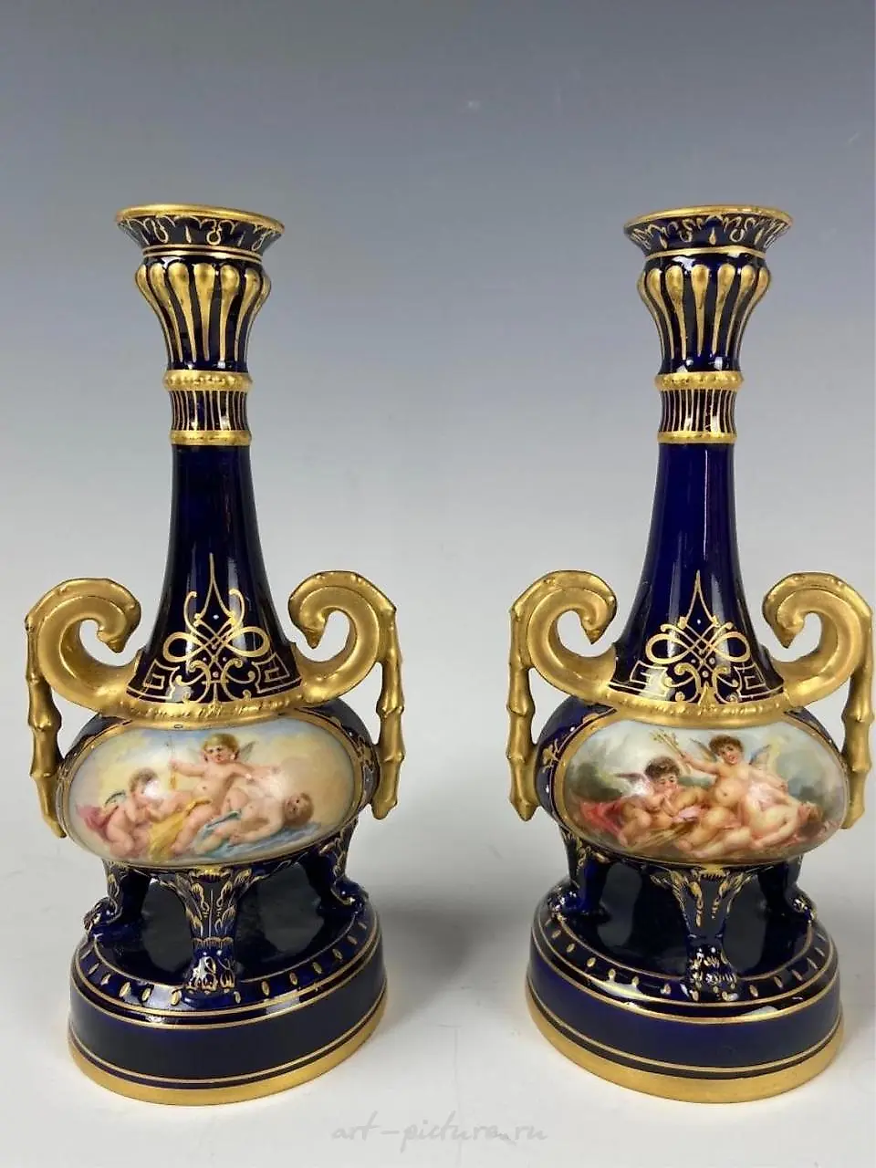 Вазы Royal Vienna, около 1900 года, высота 9 дюймов, хорошее состояние, стоимость $500-600.