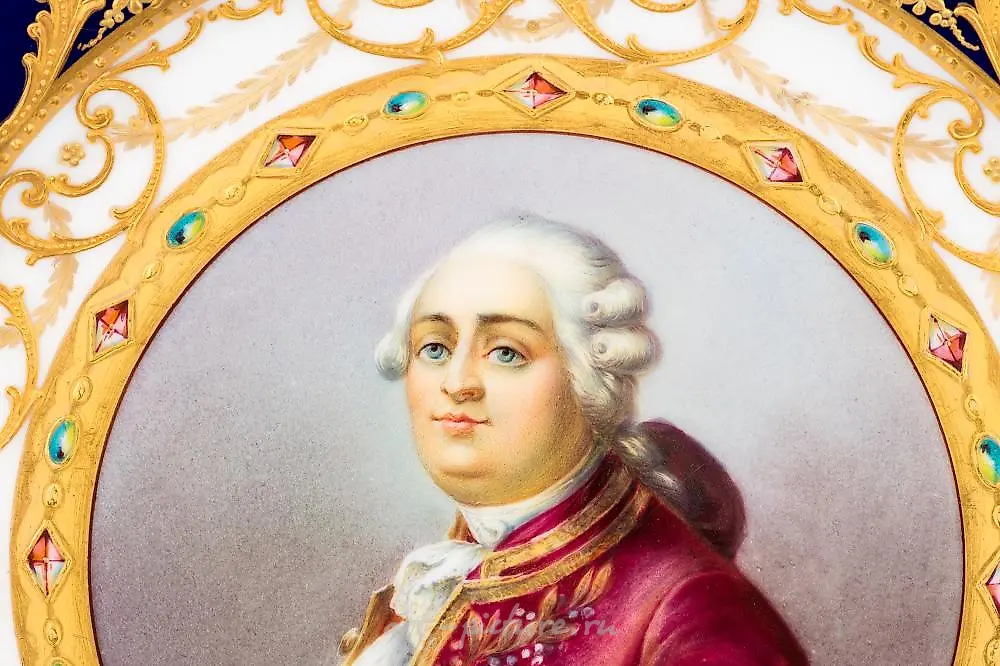 Sevres Porcelain Plate and a Royal Vienna Plate — photo 9
