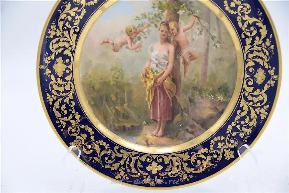 Портретные тарелки Royal Vienna с изображением молодой женщины — фото 10