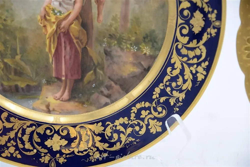 Портретные тарелки Royal Vienna с изображением молодой женщины — фото 3